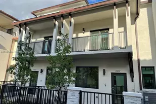 4657 NW 83rd Pkwy, Doral, FL 33166 - Photo 2