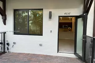 4657 NW 83rd Pkwy, Doral, FL 33166 - Photo 4