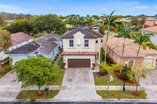 1097 NE 40th Rd, Homestead, FL 33033 - Photo 2