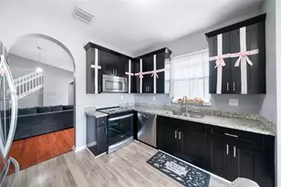 1097 NE 40th Rd, Homestead, FL 33033 - Photo 8