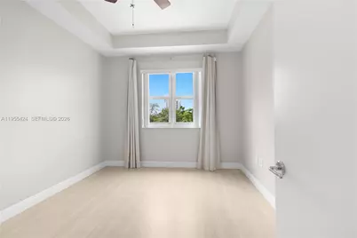 20000 E Country Club Dr #402, Aventura, FL 33180 - Photo 18