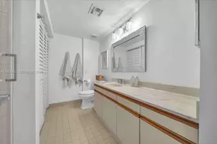 3610 Yacht Club Dr, Aventura, FL 33180 - Photo 22