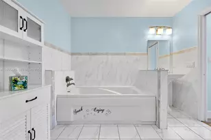 311 N Surf Rd, Hollywood, FL 33019 - Photo 24