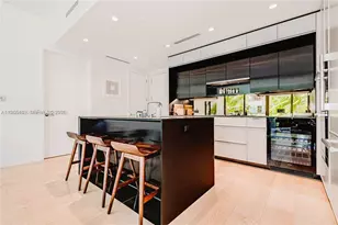 300 E Collins Ave, Miami Beach, FL 33139 - Photo 4