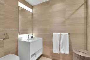 300 E Collins Ave, Miami Beach, FL 33139 - Photo 10