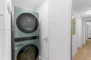 92 SW 3rd St, Miami, FL 33130 - Photo 24