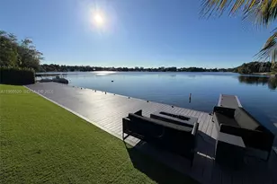 1830 NE 193rd St, Miami, FL 33179 - Photo 32