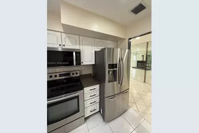 1270 North Dr, Miami, FL 33179 - Photo 18
