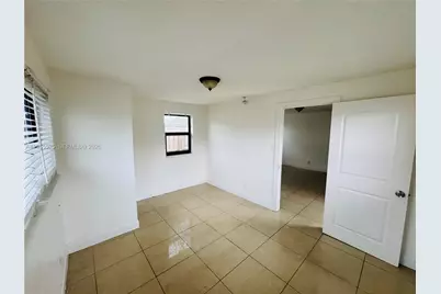536 SW 6th Ter, Homestead, FL 33030 - Photo 6