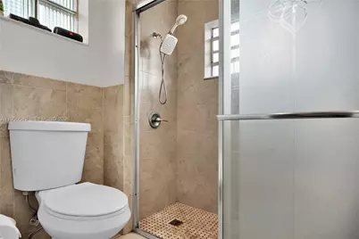 19897 NW 62nd Ave, Hialeah, FL 33015 - Photo 16