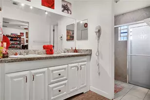 19897 NW 62nd Ave, Hialeah, FL 33015 - Photo 18