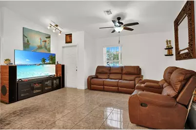 19897 NW 62nd Ave, Hialeah, FL 33015 - Photo 14