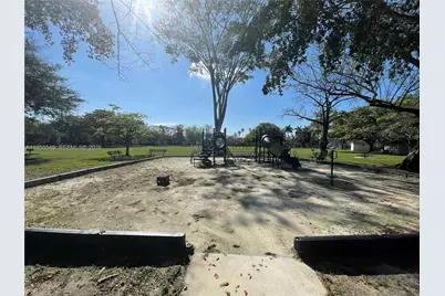 19897 NW 62nd Ave, Hialeah, FL 33015 - Photo 28