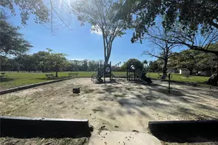 19897 NW 62nd Ave, Hialeah, FL 33015 - Photo 28