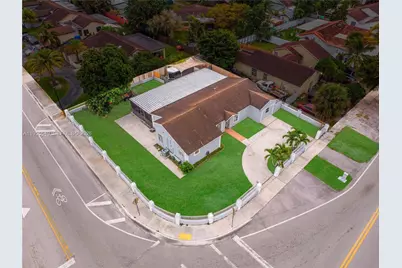 19897 NW 62nd Ave, Hialeah, FL 33015 - Photo 4