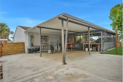 19897 NW 62nd Ave, Hialeah, FL 33015 - Photo 20
