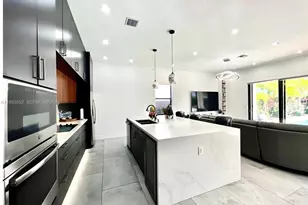 8900 NW 161st Terrace, Miami Lakes, FL 33018 - Photo 6