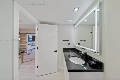 2301 Collins Ave #1130, Miami Beach, FL 33139 - Photo 16