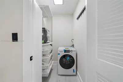 2301 Collins Ave #1130, Miami Beach, FL 33139 - Photo 14