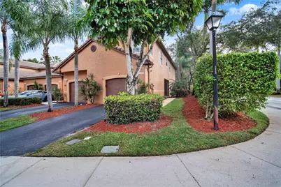 1516 Veracruz Ln #6-3, Weston, FL 33327 - Photo 2