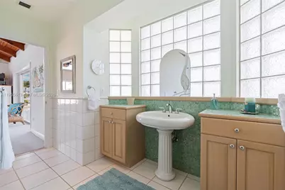 44 W Plaza Del Lago, Lower Keys, FL 33036 - Photo 32