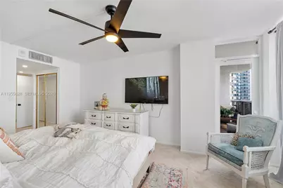 6039 Collins Ave #934, Miami Beach, FL 33140 - Photo 18