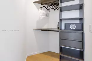 398 NE 5th St, Miami, FL 33132 - Photo 16