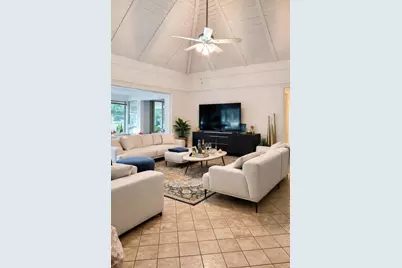 5700 White Hickory Cir, Tamarac, FL 33319 - Photo 10