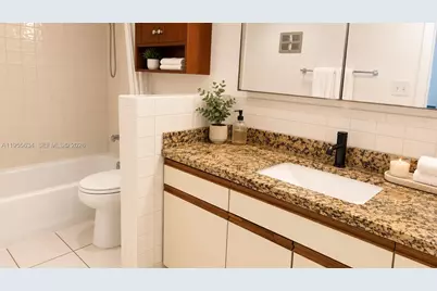5700 White Hickory Cir, Tamarac, FL 33319 - Photo 12