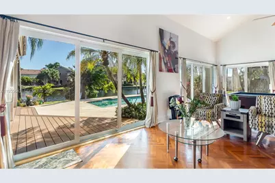 10110 SW 3rd St, Plantation, FL 33324 - Photo 14