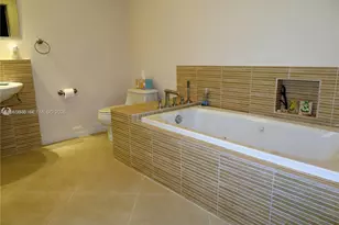 6471 Bay Club Dr, Fort Lauderdale, FL 33308 - Photo 14