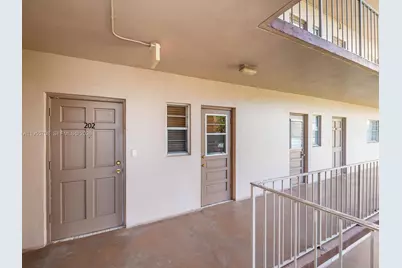 8161 SW 24th Ct #202, Davie, FL 33324 - Photo 6