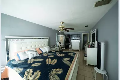 671 E 6th Pl, Hialeah, FL 33010 - Photo 16
