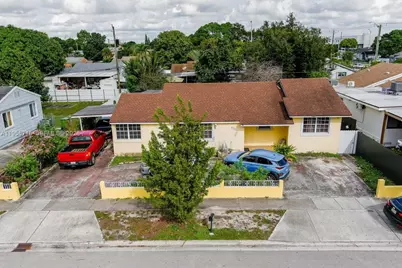 671 E 6th Pl, Hialeah, FL 33010 - Photo 36