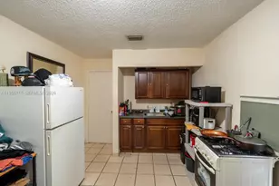 671 E 6th Pl, Hialeah, FL 33010 - Photo 22