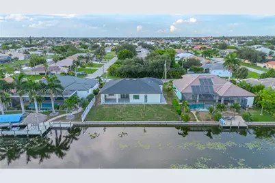 920 SE 5th Ter, Cape Coral, FL 33990 - Photo 18