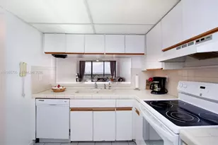 2555 Collins Ave, Miami Beach, FL 33140 - Photo 6