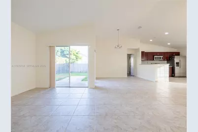 200 W Riverbend Dr, Sunrise, FL 33326 - Photo 14