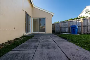 200 W Riverbend Dr, Sunrise, FL 33326 - Photo 50