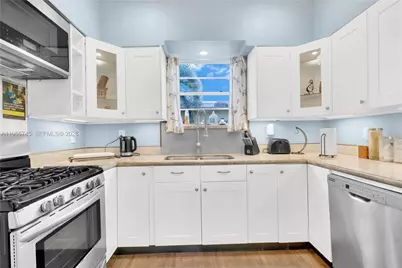 200 S Shore Dr #12, Miami Beach, FL 33141 - Photo 12