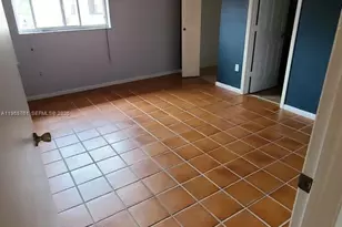 20814 San Simeon Way, Miami, FL 33179 - Photo 4