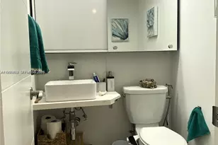 1425 Arthur St, Hollywood, FL 33020 - Photo 10