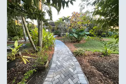 19695 SW 206th St, Miami, FL 33187 - Photo 18