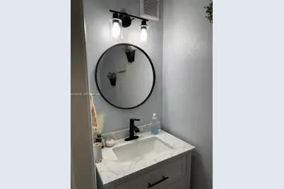2452 Taylor St #102, Hollywood, FL 33020 - Photo 4