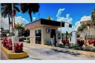 3121 NW 47th Ter #411, Lauderdale Lakes, FL 33319 - Photo 6