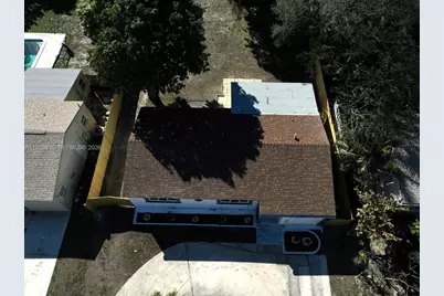 136 N Evergreen Dr, Lake Park, FL 33403 - Photo 4