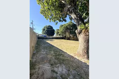 136 N Evergreen Dr, Lake Park, FL 33403 - Photo 20