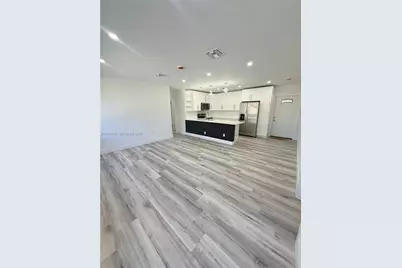 136 N Evergreen Dr, Lake Park, FL 33403 - Photo 8