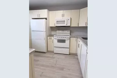 901 Colony Point Cir #505, Pembroke Pines, FL 33026 - Photo 6