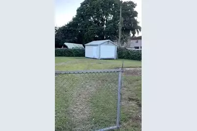 1044 NE 4th Ave, Homestead, FL 33030 - Photo 8